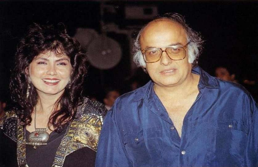 महेश भट्ट की पहली पत्नी किरण भट्ट थीं। बिना तलाक ही किरण महेश से अलग हो गई थी, जब महेश के अफेयर और सोनी राजदान से शादी की बात सामने आई थी। इसे भी पढ़ें- तलाक के बाद इन एक्ट्रेसेस ने की थी दूसरी शादी, 20 साल बड़े एक्टर पर आया था इस हिरोइन का दिल