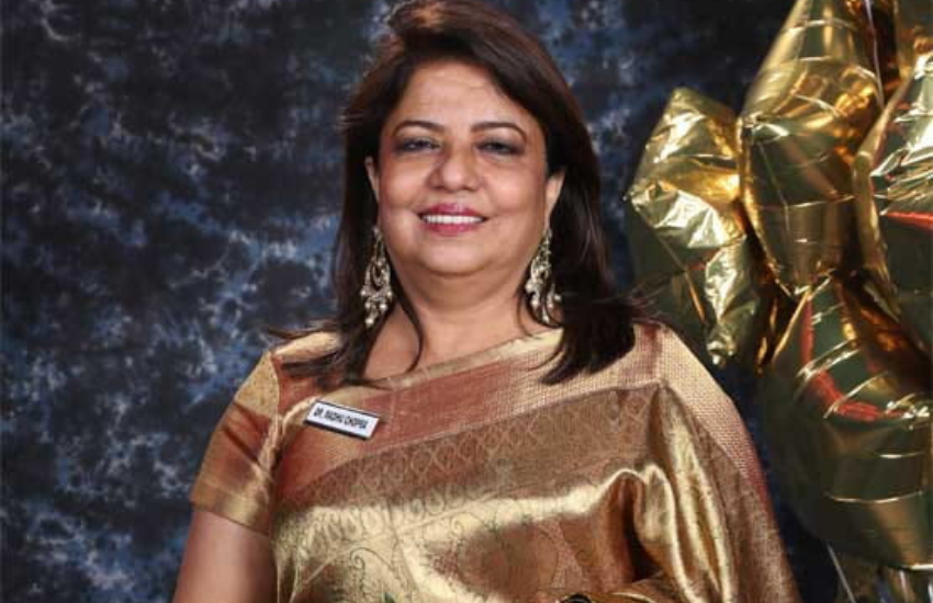 मधु चोपड़ा ने बताया था कि प्रियंका बॉस्टन के जिस स्कूल में पढ़ रही थी वहां 99 प्रतिशत स्टूडेंट्स गोरे थे और प्रियंका सांवली थी। वहां गोरे-काले का भेदभाव उसके साथ खूब होता था इससे उसका आत्मविश्वास डगमगाने लगा था। इसे भी पढ़ें- प्रेग्नेंट न होने की शर्त पर जब प्रियंका चोपड़ा को आ गया गुस्सा, कहा था-प्रेग्नेंसी पर मेरा अधिकार है