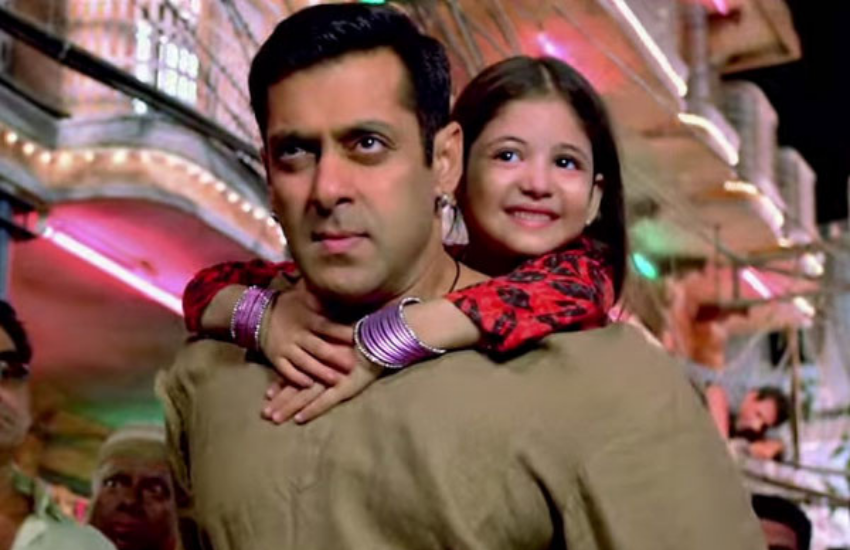 फिल्म बजरंगी भाईजान के लिए हर्षाली को स्क्रीन अवॉर्ड फॉर बेस्ट चाइल्ड आर्टिस्ट अवॉर्ड भी मिला था।