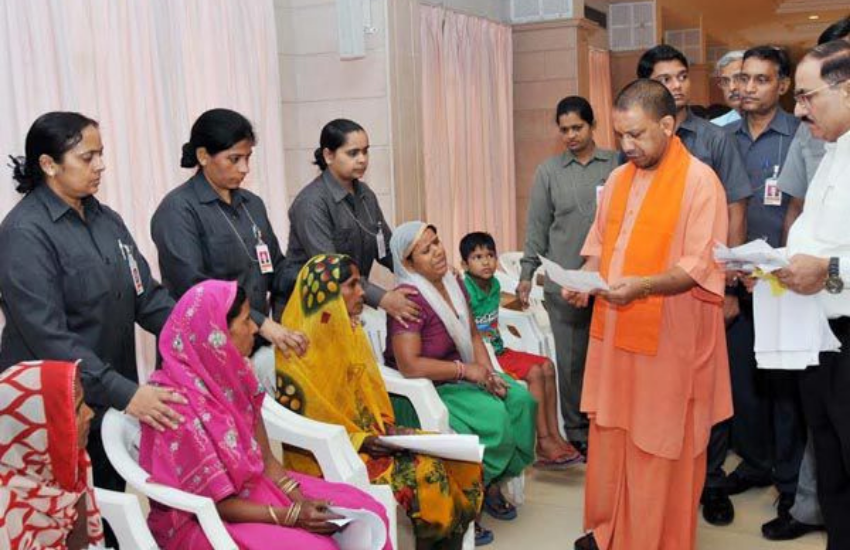 योगी का कहना था कि भारतीय संस्कृति में महिलाएं उनकी मां समान होती हैं और वह उनके आगे हाथ जोड़ें या पैर छुएं यह वह पसंद नहीं करते।