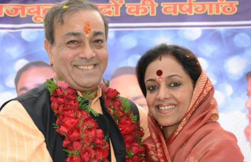 संजय सिंह का कहना था कि गरिमा सिंह के व्यवहार से दुखी होकर वह अमिता से दूसरी शादी किए थे। इतना ही नहीं राजा ने यह भी आरोप लगाया था कि गरिमा से उनका पुत्र अनंत दस साल तक बात नहीं किया था, लेकिन संपत्ति के लिए यह सब एक हो गए हैं।