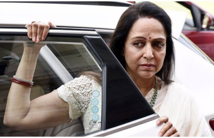 हेमा मालिनी ने बताया था कि वह धर्मेंद्र से शादी नहीं करना चाहती थीं। वह धर्मेंद्र जैसे शख्स से शादी करना चाहती थीं, लेकिन प्यार के आगे वह हार गईं। इस भी पढ़ें- जब हेमा मालिनी को सोने से लगने लगा था डर, अपने ही घर में महसूस होती थी निगेटिविटी