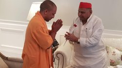 नौकरी नहीं दे पाए तो ‘अब्बाजान’ जैसे जुमले छोड़ रहे- CM योगी पर पूर्व IAS का निशाना; कांग्रेस नेता भी बिफरे