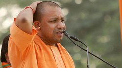 योगी आदित्यनाथ का कांग्रेस पर निशाना, बोले- एक्सिडेंटल हिंदू करते हैं देवी-देवताओं पर टिप्पणी, आपदा आती है तो इटली भागते हैं
