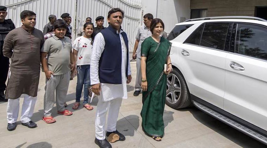 अखिलेश यादव ने 2012 में चुनाव आयोग को बताया था कि उनके पास करीब 8 करोड़ 85 लाख रुपए की संपत्ति है।