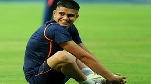 sachin-tendulkar-son-arjun-tendulkar-missed-out-from-remainder-of-ipl-2021-mumbai-indians-named-simarjeet-singh-as-replacement