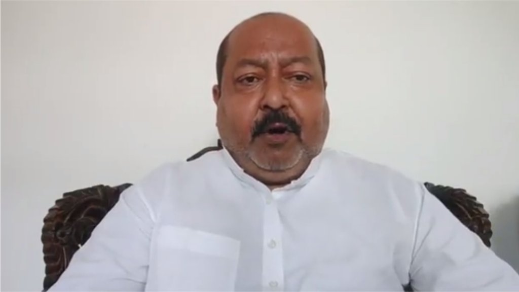 टीवी डिबेट के दौरान जब एआईएमआईएम प्रवक्ता आसिम वकार ने एंकर रुबिका लियाकत से कहा कि हम चाहते हैं कि आप भी किसी स्टेट की चीफ मिनिस्टर बनें। तो इसपर जवाब देते हुए उन्होंने कहा कि मैं अभी जिस पोजीशन में हूं इससे बेहतर जगह कोई नहीं हो सकती है। (फोटो - ट्विटर/syedasimwaqar )