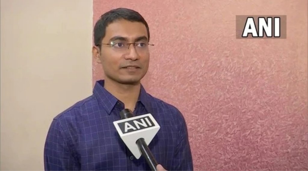 बिहार के रहने वाले शुभम कुमार ने अपने तीसरे प्रयास में यूपीएससी की परीक्षा में पहला रैंक हासिल किया। वर्तमान में वे इंडियन डिफेंस अकाउंट सर्विसेज की ट्रेनिंग ले रहे हैं। (फोटो -एएनआई) 