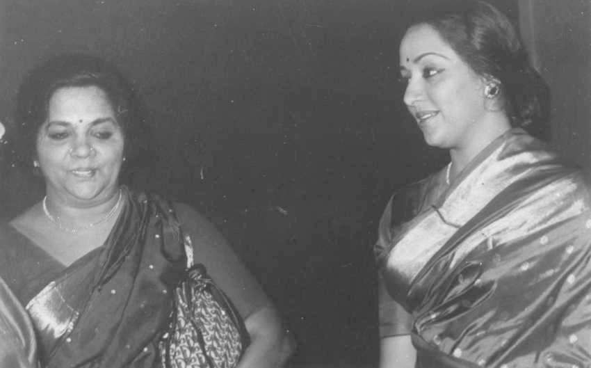 दरअसल पूरा मामला साल 1948 में अगस्त महीने का है। तब हेमा मालिनी की मां जया प्रेग्नेंट थीं। उनका सातवां महीना चल रहा था। गर्भ में हेमा थीं।
