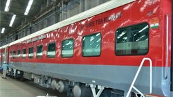 Indian Railway IRCTC: आग और धुएं से यात्रियों को बचाएंगे रेलवे के नए कोच, नहीं कम पड़ेगी ऑक्सीजन
