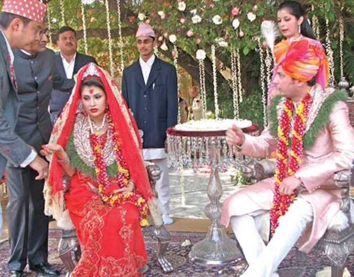 देवयानी राणा की शादी मध्य प्रदेश में दिग्गज कांग्रेस और केंद्रीय मंत्री रहे अर्जुन सिंह के नाती ऐश्वर्या से हुई है।(यह भी पढ़ें: माधवराव सिंधिया से अखिलेश यादव तक, आपस में समधी हैं ये 10 राजनेता )