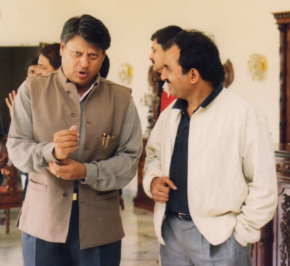 थोड़ी देर बाद पता चला कि जो लोग डकैत के भेष में आए थे वो माधवराव सिंधिया के लोग थे और ये सारी उनकी ही शरारत थी। जब क्रिकेटर्स को पता चला कि ये सब माधवराव सिंधिया का एक प्रैंक है तब उनकी जान में जान आई। 