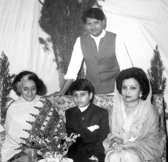 माधवराव की पत्नी माधवी ने तब राजमाता से कह दिया था कि राजघराने की रस्मी पूजा तभी शुभ मानी जाती है जब उसे एक विवाहित महिला करे।