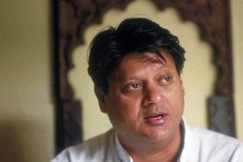 1980-81 में सांसदों के बीच एक क्रिकेट मैच खेला जा रहा था। अहमद पटेल और माधवराव बैंटिंग के लिए उतरे थे और अहमद चौके-छक्के लगा रहे थे। माधवराव दूसरे छोड़ पर खड़े थे।
