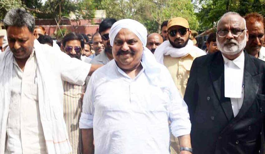 फूलपुर से सपा सांसद रहे अतीक अहमद महज 8वीं पास हैं। 