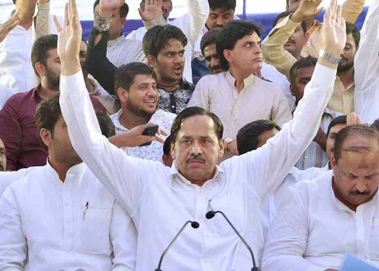 नसीमुद्दीन सिद्दीकी यूपी में बांदा जिले के रहने वाले हैं। वह पहली बार बसपा के टिकट पर 1991 में विधायक चुने गए थे। वह क्षेत्र के पहले मुस्लिम विधायक थे। नसीमुद्दीन धीरे-धीरे मायावती के बेहद खास हो गए।