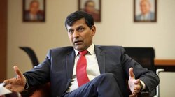 कोविड के दौरान लड़खड़ाई अर्थव्यवस्था तो क्या सरकार भी देशद्रोही? पूर्व RBI गवर्नर ने पूछा सवाल
