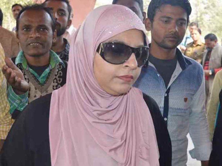 जेल में बंद बाहुबली नेता मुख्तार अंसारी की पत्नी अफ्सा अंसारी के पास ढाई लाख रुपए की एएनपी रिवॉल्वर है।