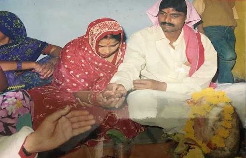 समाजवादी पार्टी की नेता पूजा पाल दो बार विधायक रह चुकी हैं। 2019 का लोकसभा चुनाव वह हार गई थीं। उनकी लव मैरिज बसपा के विधायक रहे राजू पाल संग हुई थी। हालांकि शादी के कुछ दिन बाद ही उनके पति की हत्या कर दी गई थी। 