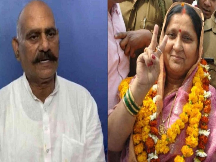 रामलली मिश्रा जेल में बंद विधायक विजय मिश्रा की पत्नी हैं। वह अब यूपी की सियासत का जाना माना नाम बन चुकी हैं। 2016 के एमएलसी चुनाव में उन्होंने बाहुबली विनीत सिंह के भाई को करारी हार दी थी। विनीत सिंह ने इस सीट को जीतने के लिए एड़ी चोटी का जोर लगा दिया था, लेकिन फिर भी वह अपने भाई को जिता नहीं पाए थे। (यह भी पढ़ें: राजा भैया की बहन हैं विभा सिंह, राजघराने में हुई है शादी, कांग्रेस सांसद रह चुके हैं बहनोई )