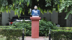 सोनिया गांधी के पड़ोस वाला बंगला खाली करने को कहा तो चिराग ने लगवा दी पिता राम विलास पासवान की मूर्ति, रेल मंत्री अश्विनी वैष्णव को अलॉट हुआ है 12, जनपथ