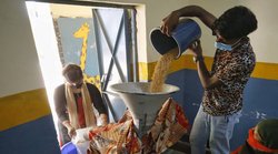 Ration Card से जुड़ी ये अहम बातें जानते हैं आप? जानें क्यों जरूरी आधार कार्ड से इसकी सीडिंग