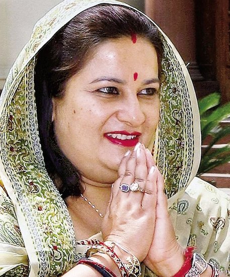 राजकुमारी रत्ना सिंह प्रतापगढ़ में कालाकांकर राजघराने की राजकुमारी हैं। वह तीन बार प्रतापगढ़ लोकसभा सीट से कांग्रेस की सांसद रह चुकी हैं। 2019 में रत्ना सिंह ने बीजेपी का दामन थाम लिया। रत्ना सिंह के पिता राजा दिनेश सिंह इंदिरा गांधी के पीएम रहते देश के विदेश मंत्री थे। 