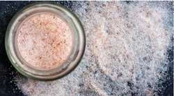 ब्लैकहेड्स और पिंपल्स की समस्या से छुटकारा दिलाने में कारगर है सेंधा नमक, इस तरह करें इस्तेमाल