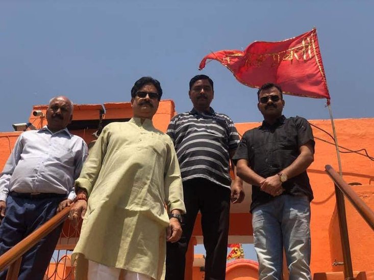 जयपुर के सत्येंद्र सिंह राघव भी राजपरिवार से हैं। वह खुद को भगवान राम के बेटे लव की वंशावली का बते हैं।
