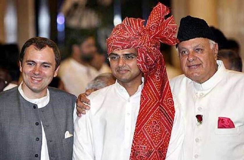 उमर अब्दु्ल्ला की बहन सारा की शादी सचिन पायलट से हुई है। सचिन और उमर आपस में जीजा साले हैं।( यह भी पढ़ें: ज्योतिरादित्य की बहन से मुलायम की बहू तक: राजघराने में हुआ जन्म, राजनेताओं से रचाई शादी )