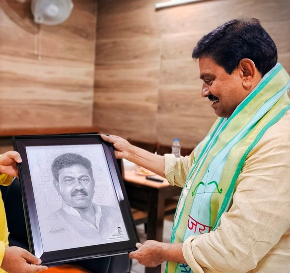अजय मिश्र टेनी ने बताया था कि उनके पास करीब 50 लाख रुपए के दो रेजिडेंशियल प्रॉपर्टी और करीब 70 लाख रुपए की खेती लायक जमीन है।