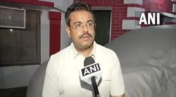 लखीमपुर केस: यूपी पुलिस ने केंद्रीय मंत्री अजय मिश्रा के घर के बाहर चस्पा किया नोटिस, आशीष को 8 अक्टूबर को पेश होने का आदेश