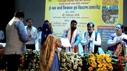 बिहारः महिला श्रमिक ने केंद्रीय मंत्री रामेश्वर तेली से सार्वजनिक मंच पर की रिश्वत की शिकायत, जांच का आदेश