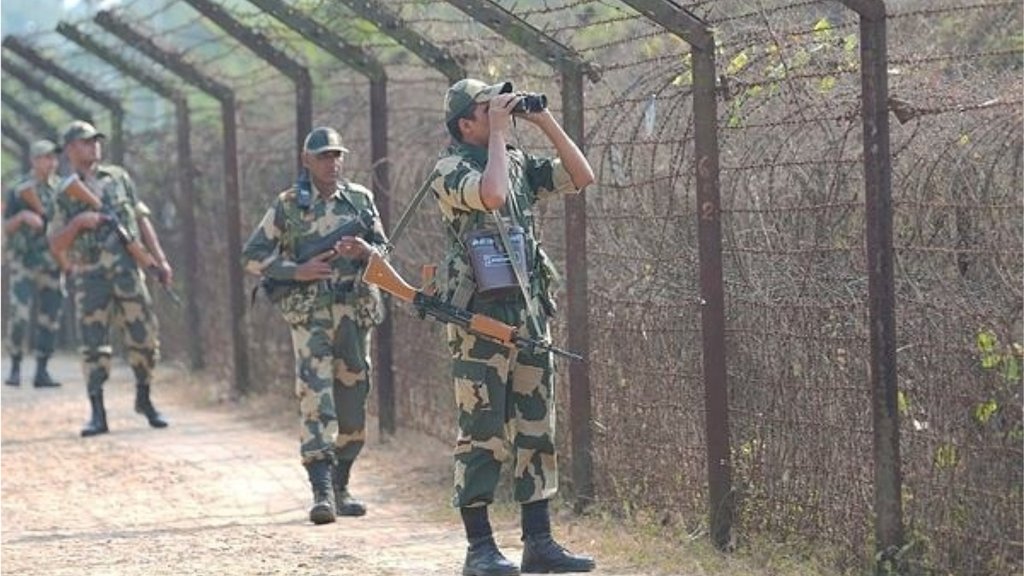 पंजाब सरकार और पश्चिम बंगाल सरकार ने अंतर्राष्ट्रीय सीमा से सटे इलाकों में बीएसएफ का अधिकार क्षेत्र बढ़ाए जाने के फैसले का विरोध किया है। (एक्सप्रेस फाइल फोटो)