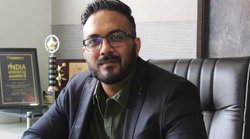 पिता के एक्सीडेंट के बाद टूट गया था परिवार, अखंड स्वरूप ने नहीं मानी थी हार, पहले प्रयास में क्लियर किया था UPSC एग्जाम