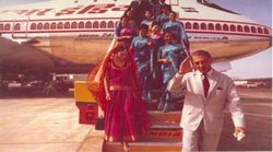 एयर इंडिया की 68 साल बाद घर वापसी, टाटा संस को मिला मालिकाना हक; पुरानी तस्वीर शेयर कर इमोशनल हो गए रतन टाटा