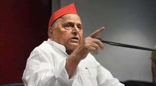 Mulayam Singh Yadav, Samajwadi Party, Akhilesh Yadav
