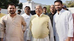 लालू यादव और मुलायम के बच्चों को क्यों रिजर्वेशन मिले? RJD सुप्रीमो से अंजना ओम कश्यप ने किया सवाल, पढ़ें- क्या दिया था जवाब