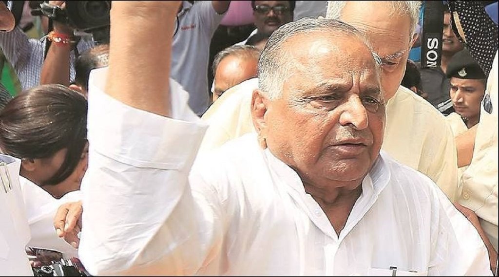 Mulayam Singh Yadav, Akhilesh Yadav