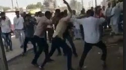 MP में खाद को लेकर कटा बवाल! किसानों ने खींच-खींच एक-दूजे को धुना, वीडियो वायरल