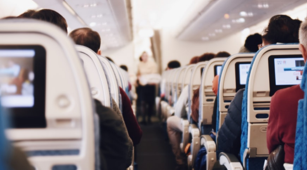 America, Passenger locked in toilet, Corona, Covid-19, Mid flight corona test