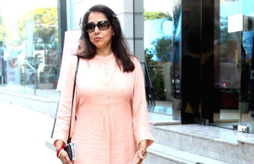 हेमा मालिनी की तस्वीरों से कोई भी अंदाजा लगा सकता है कि उनके पास सनग्लासेज का अच्छा खासा कलेक्शन है।