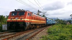 Indian Railways: बुजुर्गों के लिए चाहते हैं कन्फर्म लोअर बर्थ? IRCTC ने बताया ऐसे होगा संभव