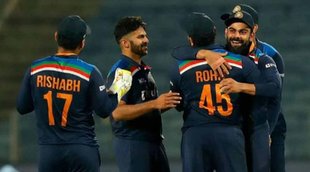 India Hardik Pandya bats during the T20 World Cup match against Pakistan
