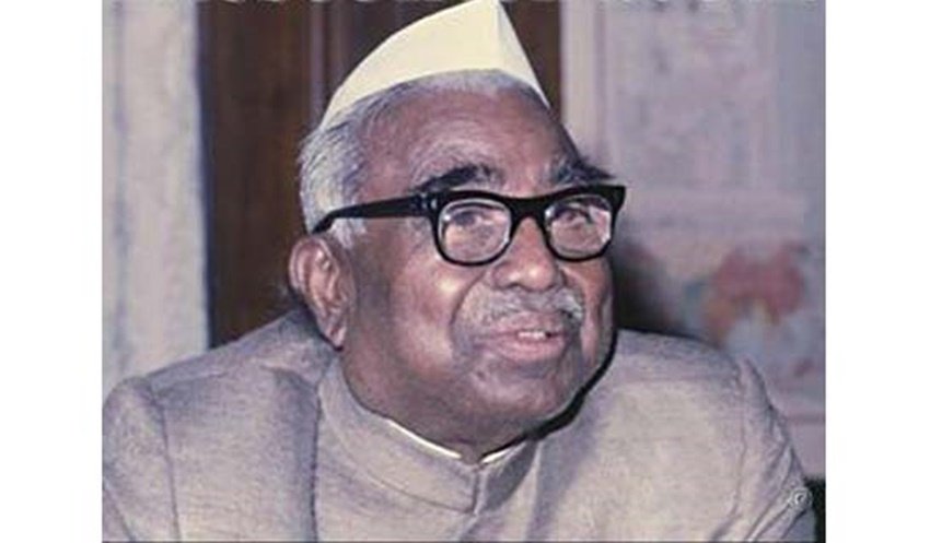 जवाहर लाल नेहरू की कैबिनेट के सबसे युवा मंत्री रहे बाबू जगजीवन राम भी अपना कोई लोकसभा चुनाव नहीं हारे थे। जगजीवन राम 1952 से 1984 तक सातों लोकसभा के सदस्य रहे। (यह भी पढ़ें - जब अदावत भूल दिया प्यार और सम्मान, देखें भारतीय राजनीति की 11 खूबसूरत तस्वीरें)