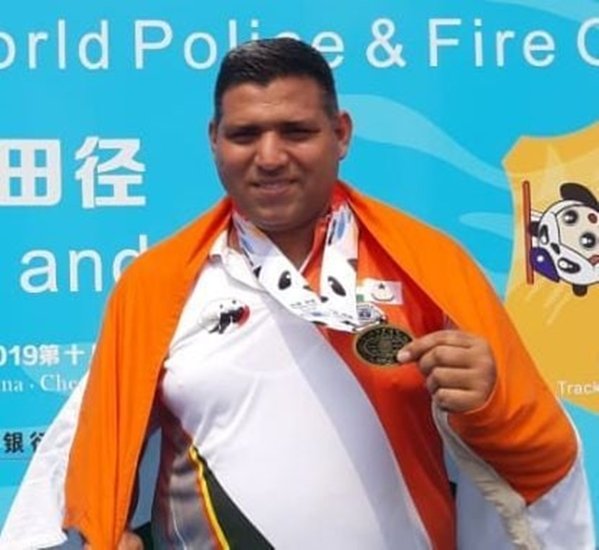 विजय ढुल ना ही एक तेजतर्रार आईपीएस अधिकारी हैं बल्कि वह एक शानदार स्पोर्ट्समैन भी हैं। वह डिस्कस थ्रो के ट्रेंड प्लेयर हैं।