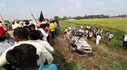 लखीमपुर खीरी कांड: बीजेपी सांसद ने शेयर किया प्रदर्शनकारियों को रौंदने वाला वीडियो, लिखा- निर्दोष किसानों का खून बहाने वालों को यूं ही ना छोड़ा जाए