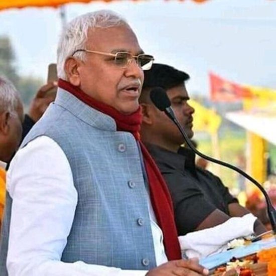 बसपा के कद्दावर नेता रहे बाबू सिंह कुश्वाहा ने मायावती से अलग होने के बाद पहले तो बीजेपी की सदस्यता ली। फिर जन अधिकार पार्टी नाम से खुद की अपनी अलग पार्टी बना ली। (यह भी पढ़ें: मुलायम सिंह यादव से राजा भैया तक, जानिए इन 7 नेताओं से है मायावती की दुशमनी)