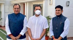 उत्तराखंड की भाजपा सरकार में मंत्री यशपाल आर्य कांग्रेस में शामिल, पार्टी के लोग बोले- बदल रहा है हवा का रुख