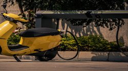 Electric Scooter ओला S1 व S1 pro को कैसे करते हैं चार्ज? जानिए पूरा प्रोसेस